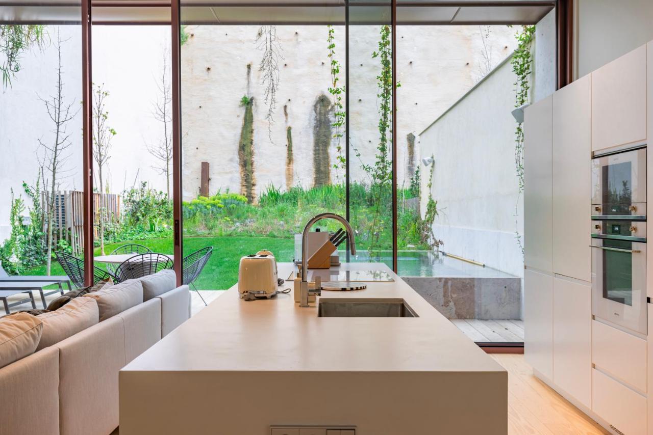 Hidden Pearl W/ Patio & Pool By Lovelystay Lisbona Esterno foto