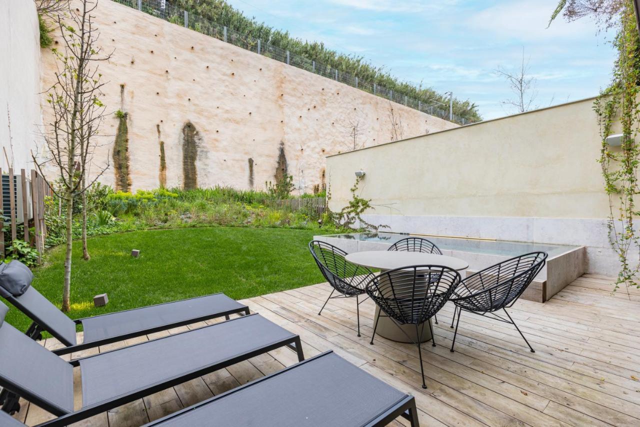 Hidden Pearl W/ Patio & Pool By Lovelystay Lisbona Esterno foto