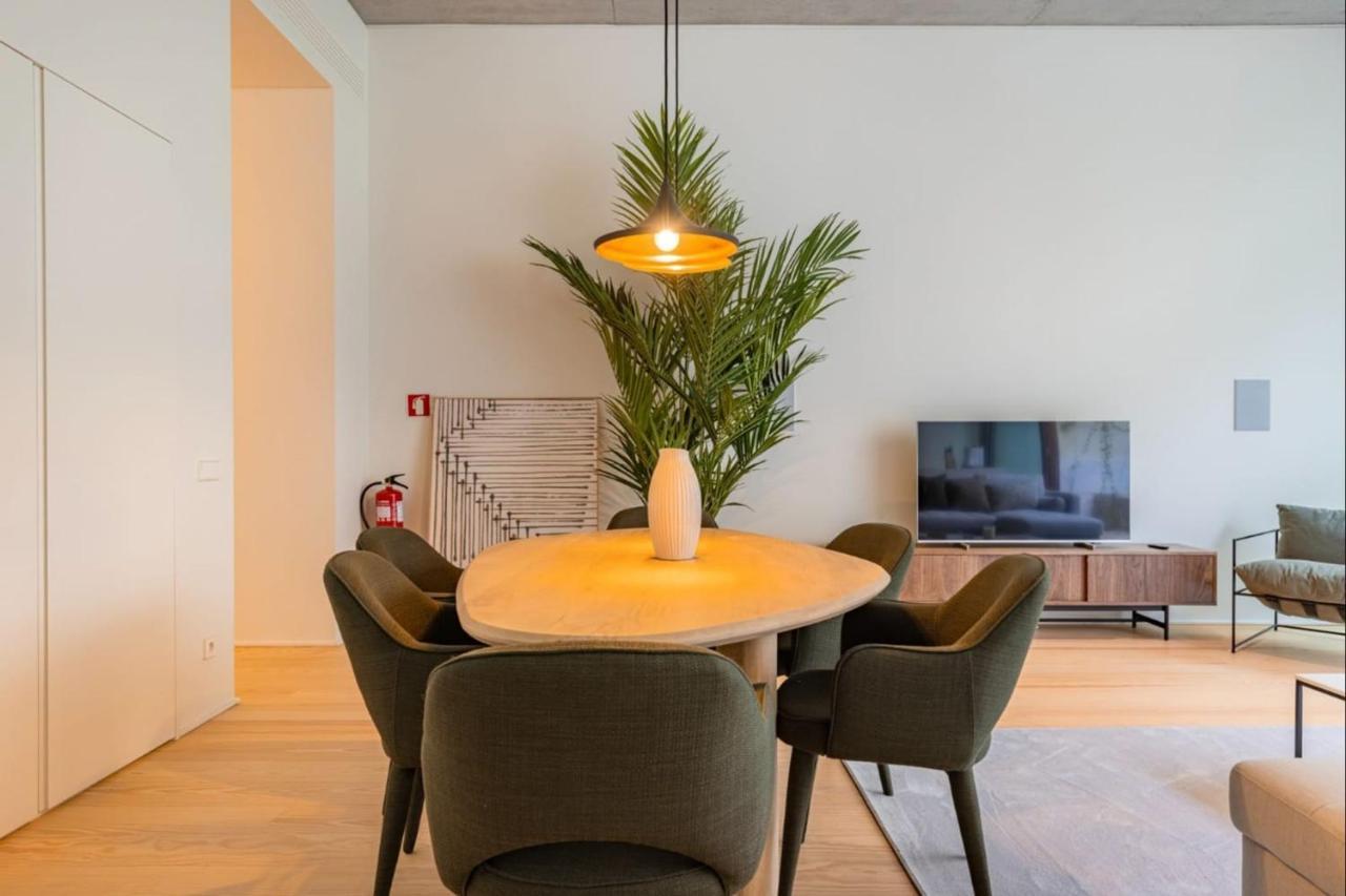 Hidden Pearl W/ Patio & Pool By Lovelystay Lisbona Esterno foto